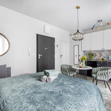 Apartamenty Metropark Krzemieniecka-Lux วอร์ซอ ภายนอก รูปภาพ