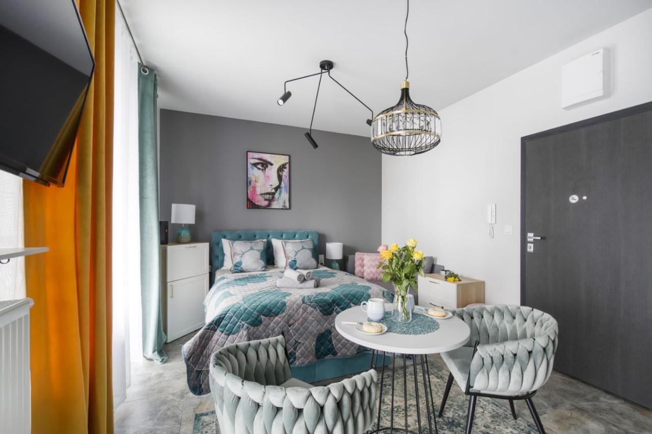 Apartamenty Metropark Krzemieniecka-Lux วอร์ซอ ภายนอก รูปภาพ