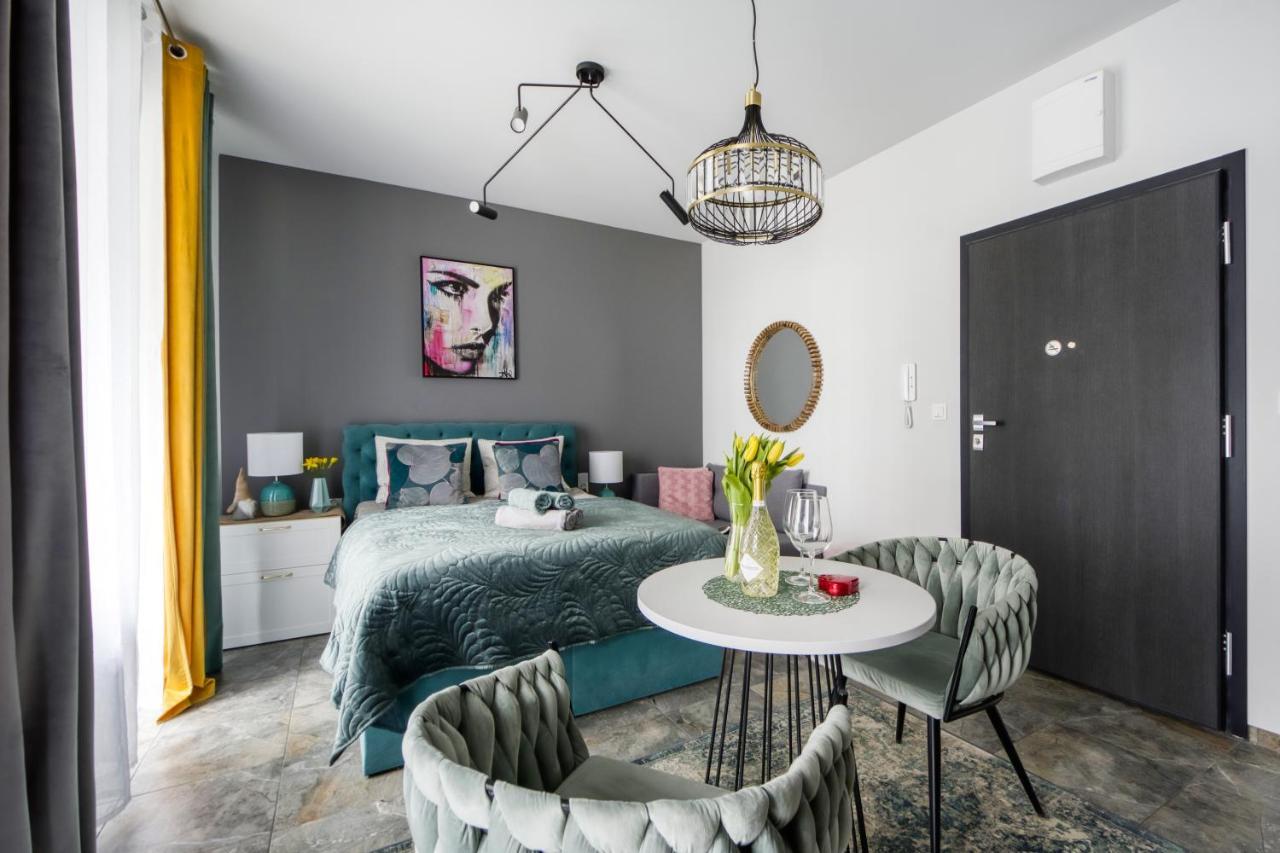 Apartamenty Metropark Krzemieniecka-Lux วอร์ซอ ภายนอก รูปภาพ